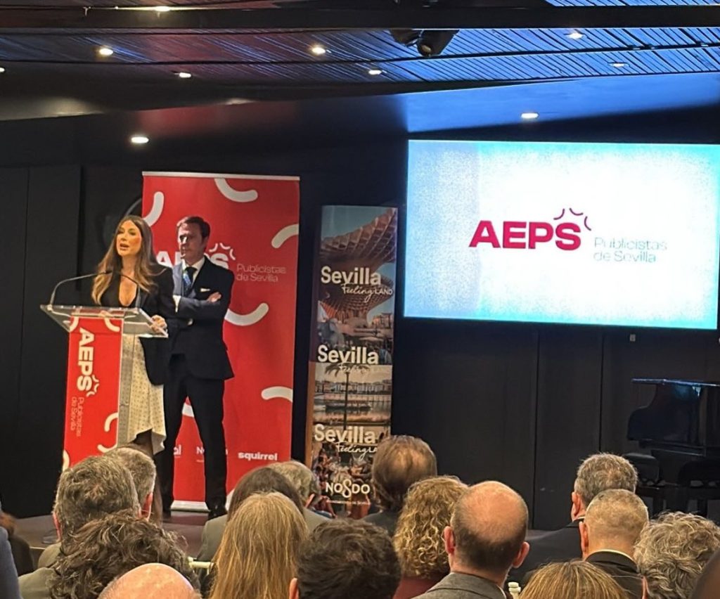 Instagram post from apecom_malaga. This post is in position 4.