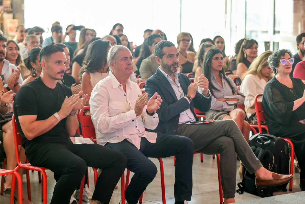 Instagram post from apecom_malaga. This post is in position 13.