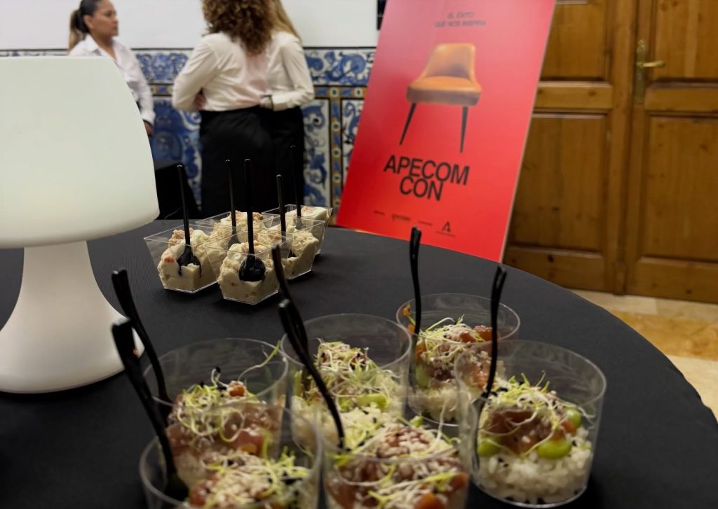 Instagram post from apecom_malaga. This post is in position 9.