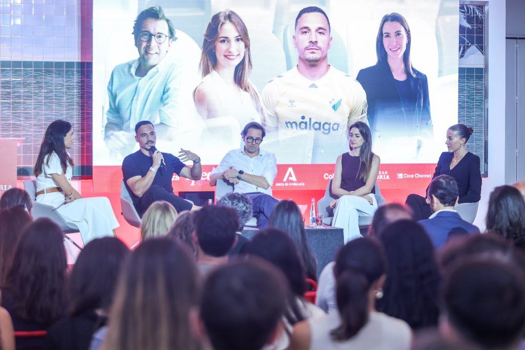 Instagram post from apecom_malaga. This post is in position 11.