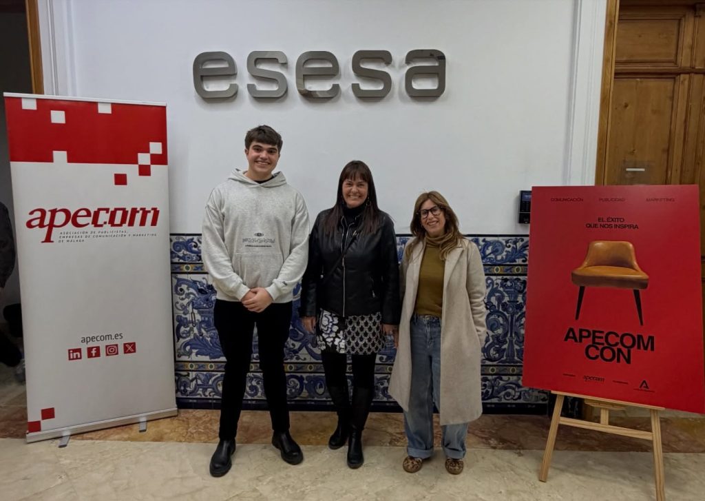 Instagram post from apecom_malaga. This post is in position 8.