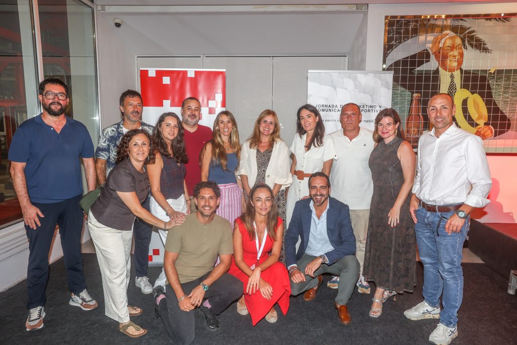 Instagram post from apecom_malaga. This post is in position 17.
