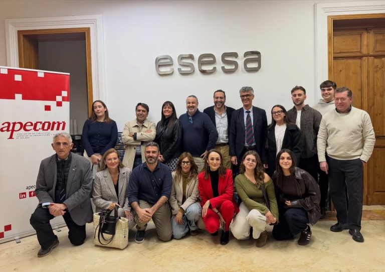 Instagram post from apecom_malaga. This post is in position 4.